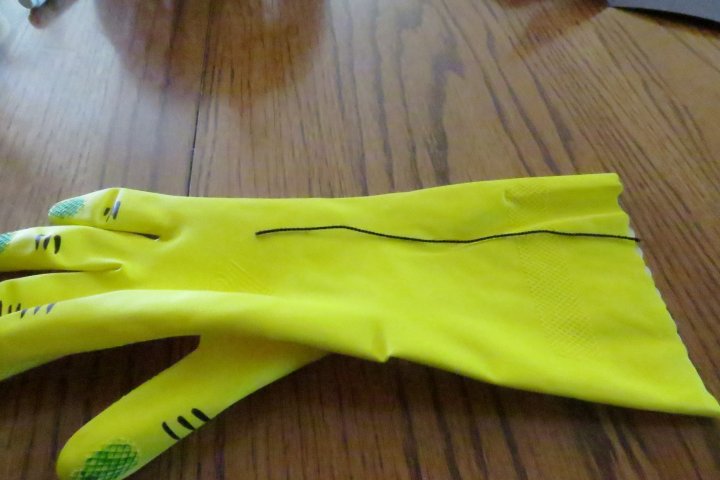 Or, glue the string directly onto the glove. halloween crafts for kids 6
